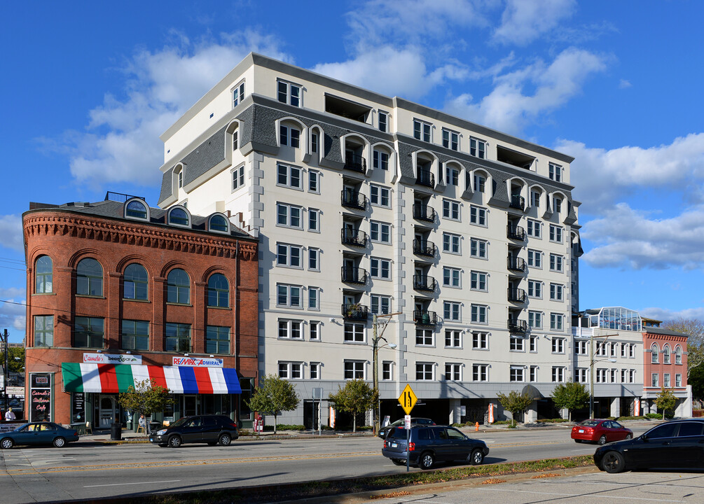 New London Harbour Towers in New London, CT - Foto de edificio