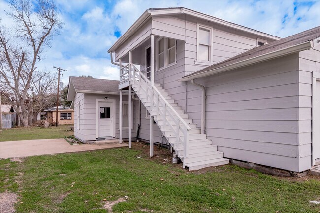 200 W Caroline St in Trinity, TX - Building Photo - Building Photo