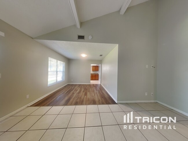 3206 Shady Glen Cir in Tampa, FL - Building Photo - Building Photo