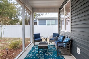 109 NW 24th St in Oak Island, NC - Building Photo