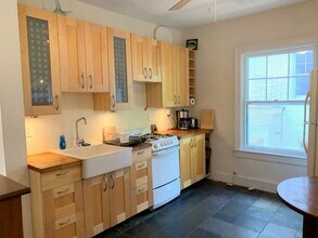 2258 Cathedral Ave NW, Unit 58 #2 in Washington, DC - Foto de edificio - Building Photo