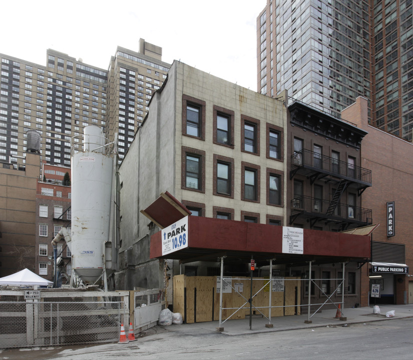 232 E 97th St in New York, NY - Building Photo