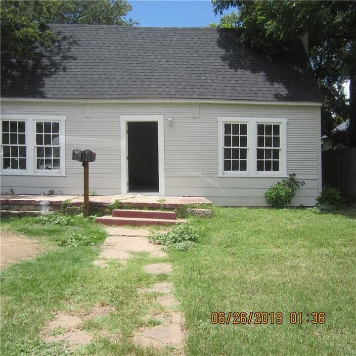 1210 Palm St-Unit -A in Abilene, TX - Building Photo