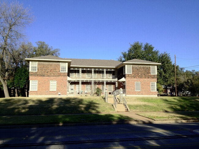 2901 Austin Ave in Waco, TX - Foto de edificio - Building Photo