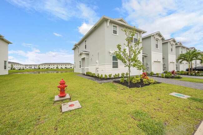 520 Rivergrass St in Port St. Lucie, FL - Building Photo - Building Photo