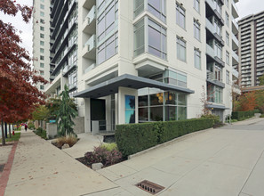 Vista Place in North Vancouver, BC - Building Photo - Building Photo