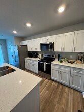 1603 NE Crossing Oaks Ln in Ankeny, IA - Foto de edificio - Building Photo