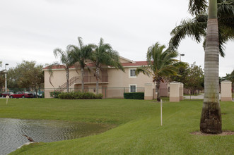 Monterey Pointe in Homestead, FL - Building Photo - Building Photo