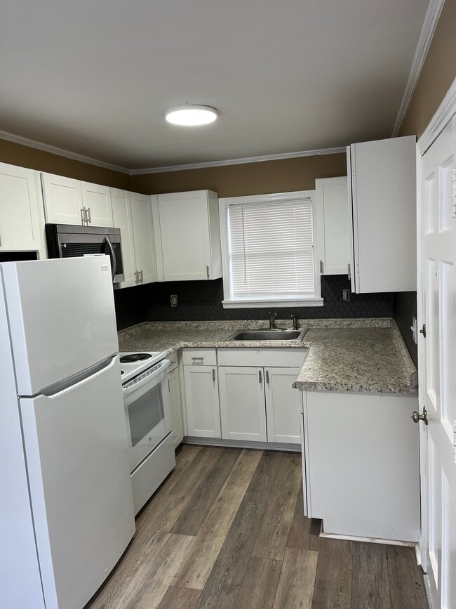 property at 2902 Shelby Dr