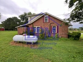 8220 Whites Creek Pike in Nashville, TN - Building Photo - Building Photo