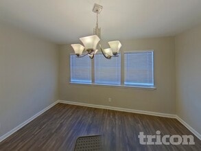 1712 Hartford Dr, Unit 106 in Carrollton, TX - Building Photo - Building Photo