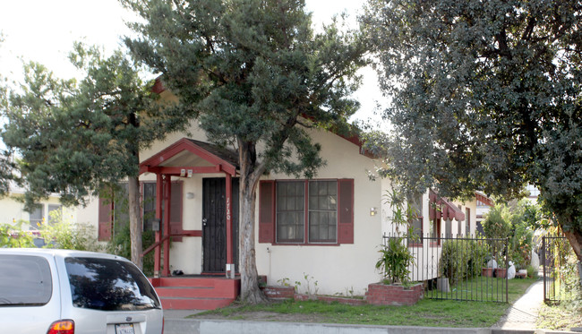 1720 E 6th St in Long Beach, CA - Building Photo - Building Photo