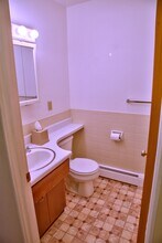 223 W Ridge St, Unit #4B in Ishpeming, MI - Building Photo - Building Photo