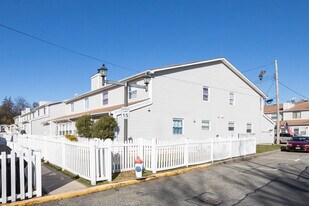 34A Anita St in Staten Island, NY - Building Photo