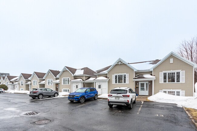 8127 Guillaume-Couture Boul in Lévis, QC - Building Photo - Building Photo