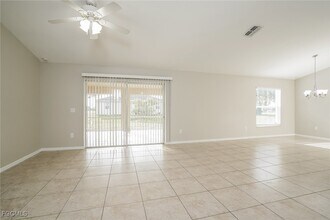 1223 NW 9th Ave in Cape Coral, FL - Building Photo - Building Photo