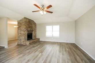 1206 Cable Way in Crosby, TX - Building Photo - Building Photo