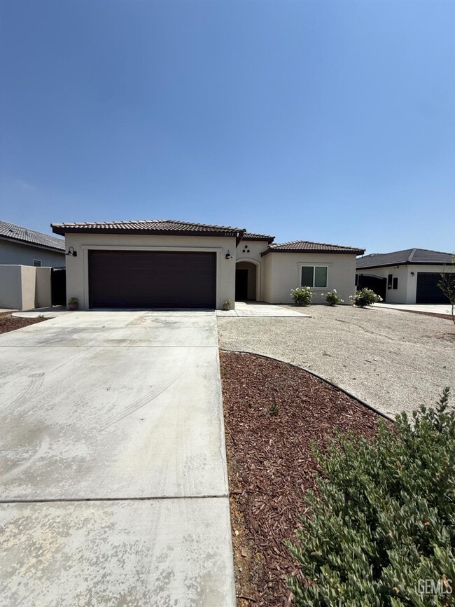 property at 3915 Costa Del Sol Ln