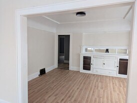 2600 N 50th St in Milwaukee, WI - Building Photo