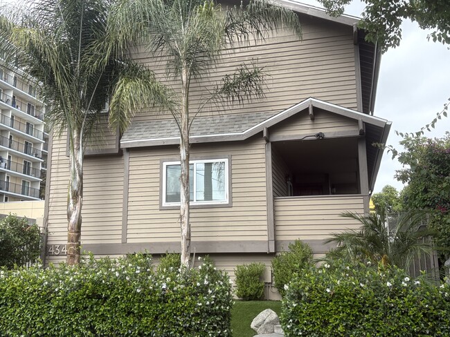 property at 434 N Oakland Ave