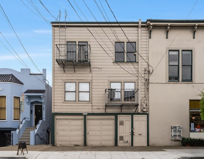 3885 Cesar Chavez St in San Francisco, CA - Building Photo - Building Photo