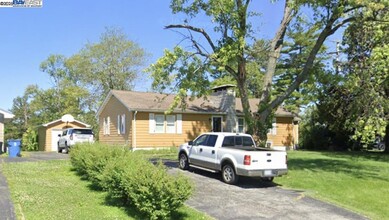3 Ed Mar Terrace in Hillsboro, MO - Building Photo - Building Photo