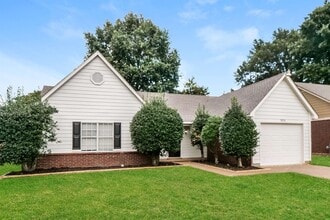 7073 Gleneagles Dr in Memphis, TN - Building Photo - Building Photo