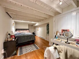 836 Huntington Ave, Unit 1 in Boston, MA - Building Photo