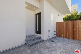 2837 Redondo Blvd in Los Angeles, CA - Building Photo - Building Photo