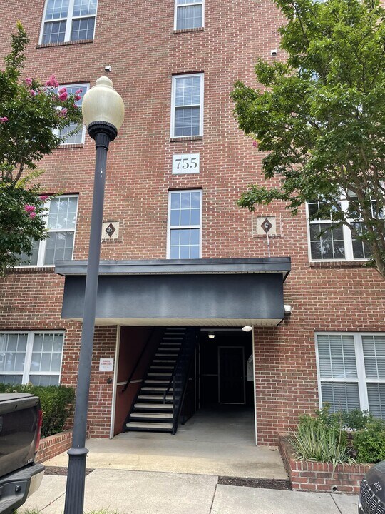 755-72B Walker Square in Charlottesville, VA - Building Photo