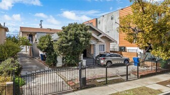 1549 N Kingsley Dr in Los Angeles, CA - Building Photo