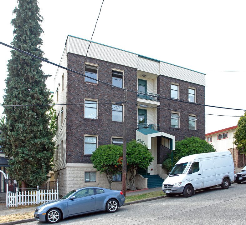 Century Apartments in Seattle, WA - Building Photo