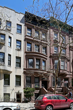 23 W 70th St in New York, NY - Building Photo - Building Photo