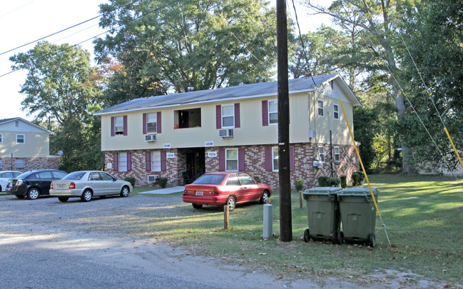 Cedar Pines Apartments in North Augusta, SC - Building Photo - Building Photo