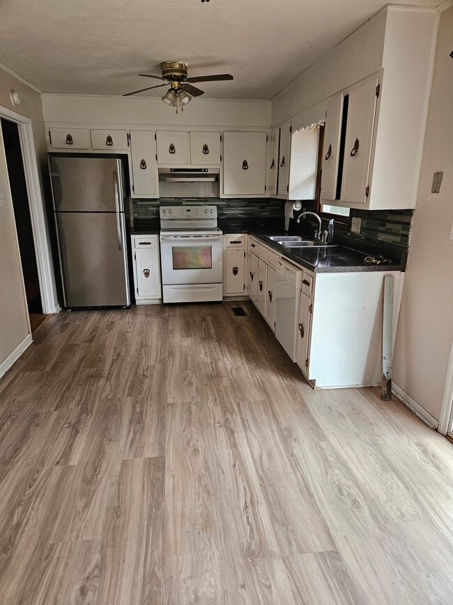 100 Oak Rd in Anniston, AL - Building Photo - Building Photo