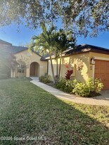 855 Luminary Cir in Melbourne, FL - Building Photo