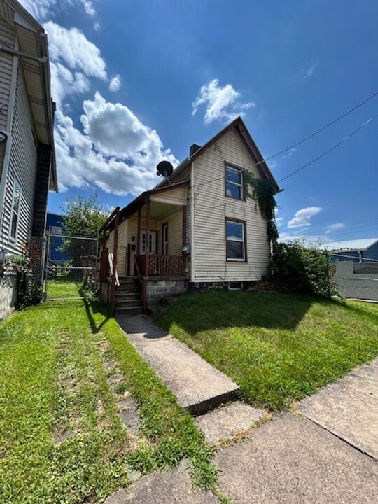 649 2nd St in Williamsport, PA - Building Photo