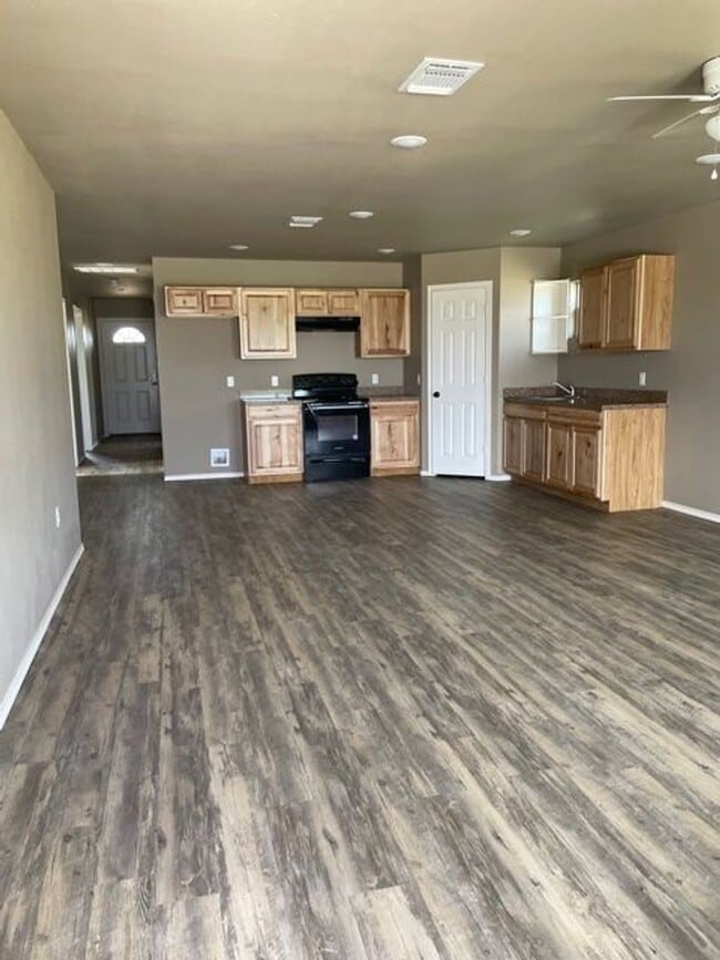 3610 E 3rd Pl in Lubbock, TX - Building Photo - Building Photo