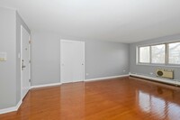 10604 S Walden Parkway in Chicago, IL - Foto de edificio - Interior Photo