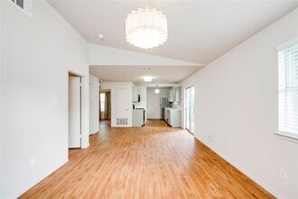 8110 Willet Trail in Austin, TX - Building Photo - Building Photo