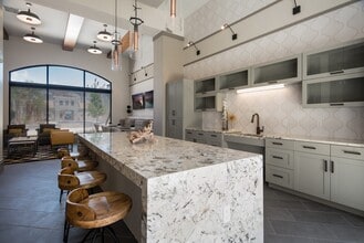10X Murano in Orlando, FL - Foto de edificio - Building Photo