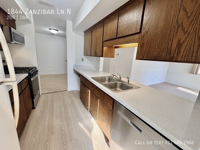 property at 1844 Zanzibar Ln N