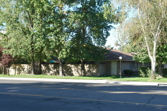 Rosewood Village Apartments in Sacramento, CA - Building Photo - Building Photo