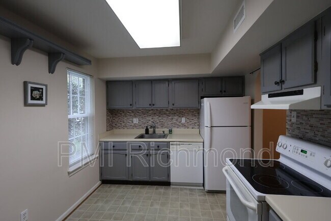 1626 Heritage Hill Dr in Richmond, VA - Building Photo - Building Photo