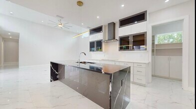 4740 Rivetta Ct in Sarasota, FL - Building Photo - Building Photo