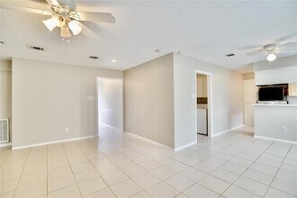 10811 Sugar Hill Dr in Houston, TX - Building Photo - Building Photo
