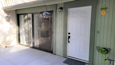 5249 Colodny Dr in Agoura Hills, CA - Building Photo - Building Photo