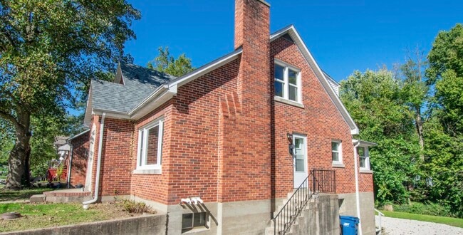 308 W Ashley St, Unit B in Jefferson City, MO - Building Photo - Building Photo