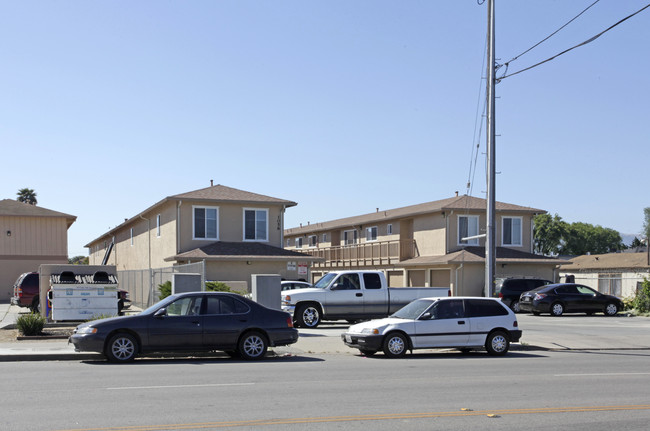 1058 N Sanborn Rd in Salinas, CA - Building Photo - Building Photo