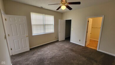 6025 Prairie Meadow Dr in Indianapolis, IN - Building Photo - Building Photo